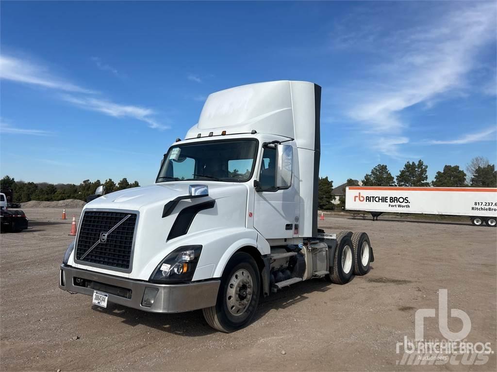 Volvo VNL300 Vetopöytäautot