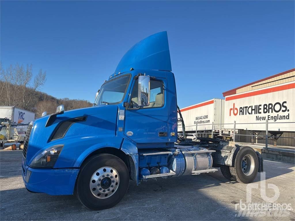 Volvo VNL300 Vetopöytäautot