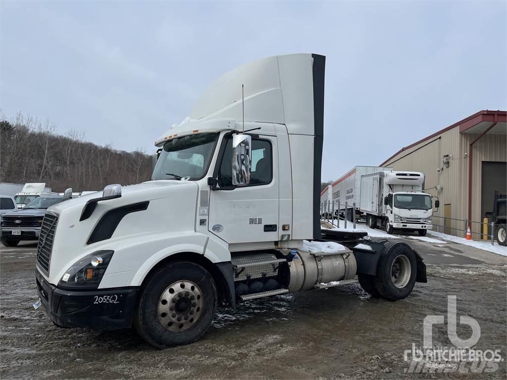 Volvo VNL300 Vetopöytäautot