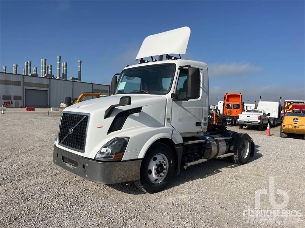 Volvo VNL300 Vetopöytäautot