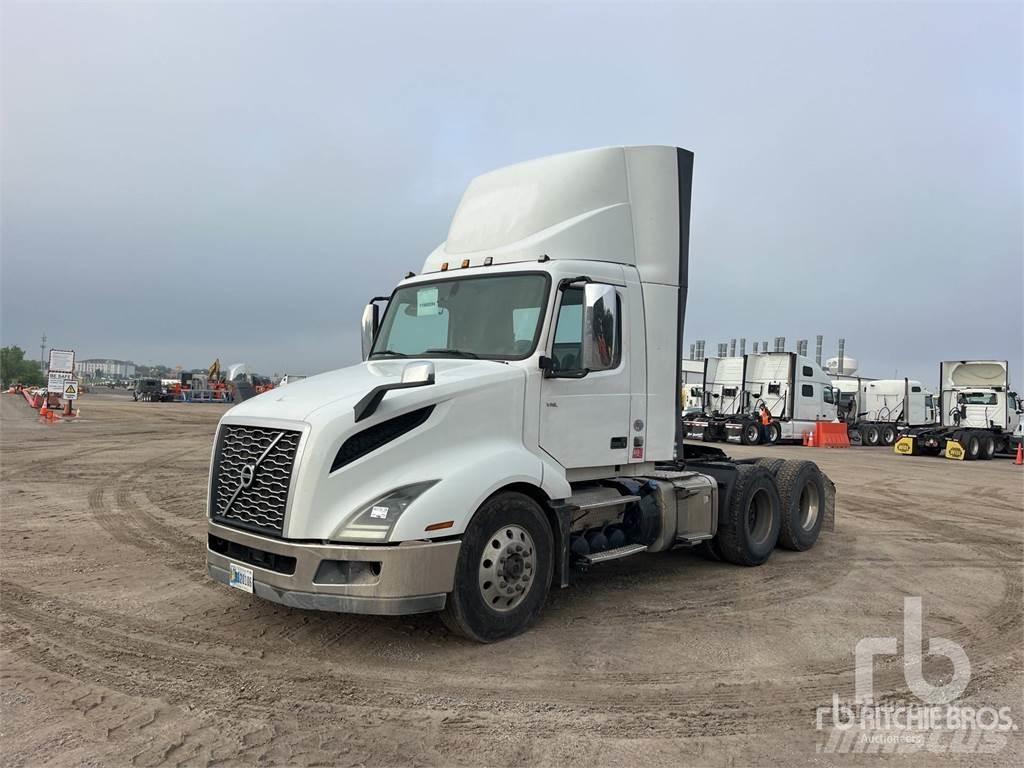Volvo VNL300 Vetopöytäautot