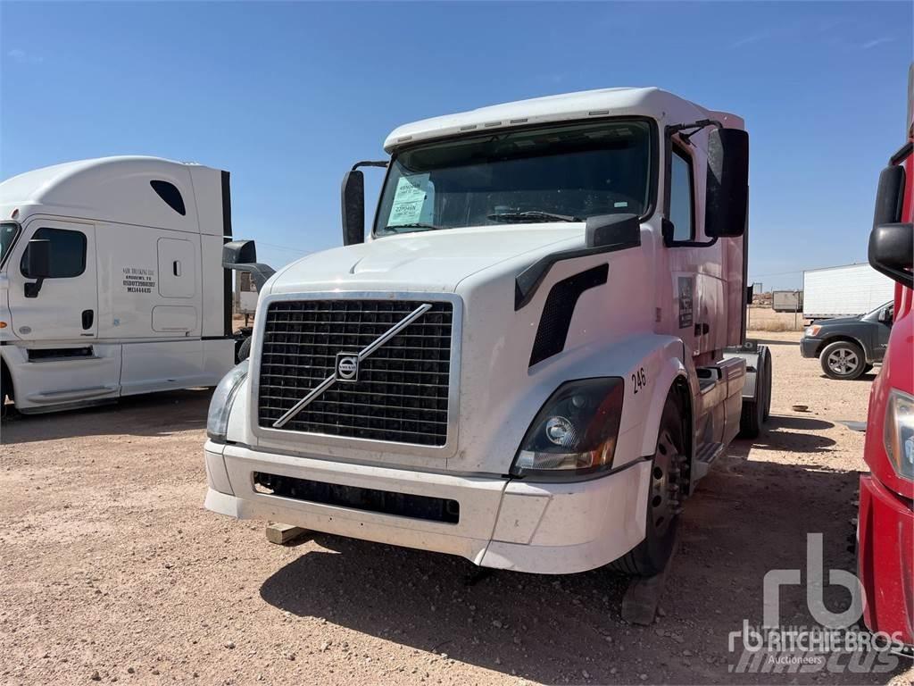 Volvo VNL630 Vetopöytäautot
