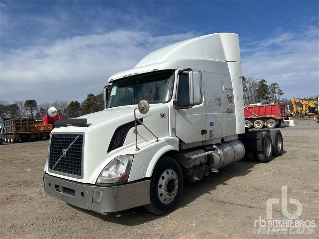 Volvo VNL630 Vetopöytäautot