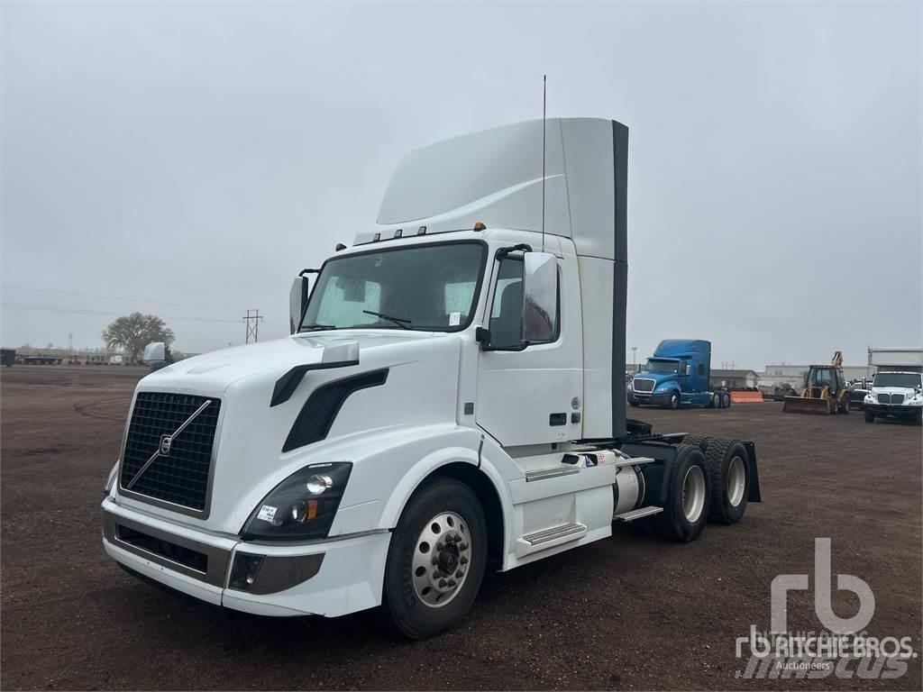 Volvo VNL64 Vetopöytäautot