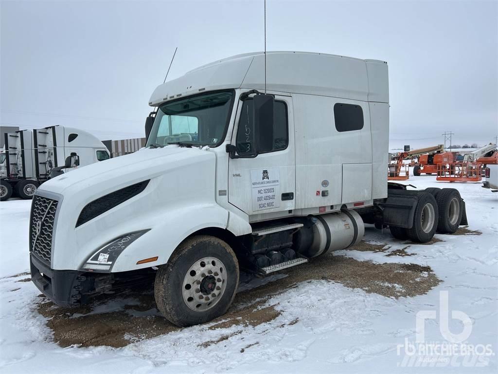Volvo VNL64T760 Vetopöytäautot