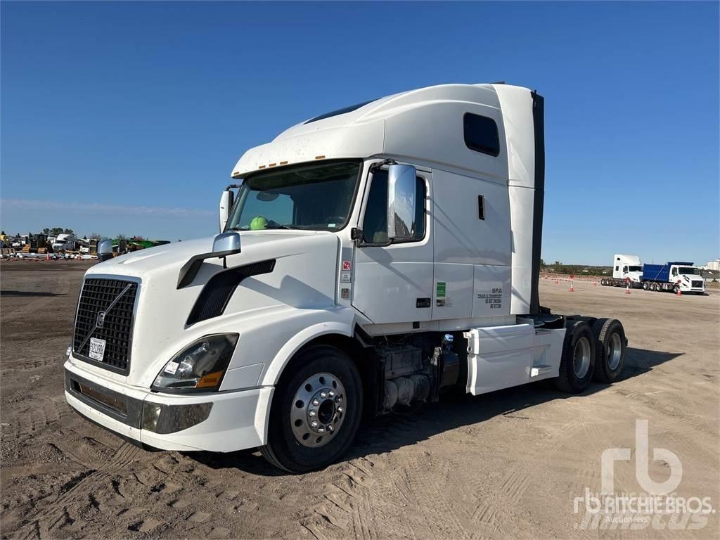 Volvo VNL670 Vetopöytäautot