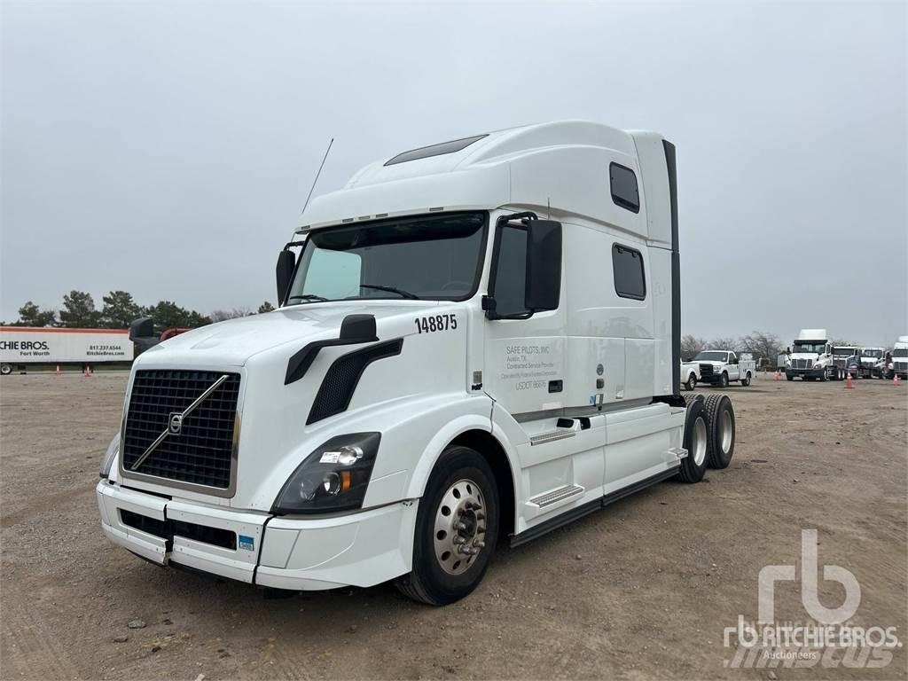 Volvo VNL670 Vetopöytäautot