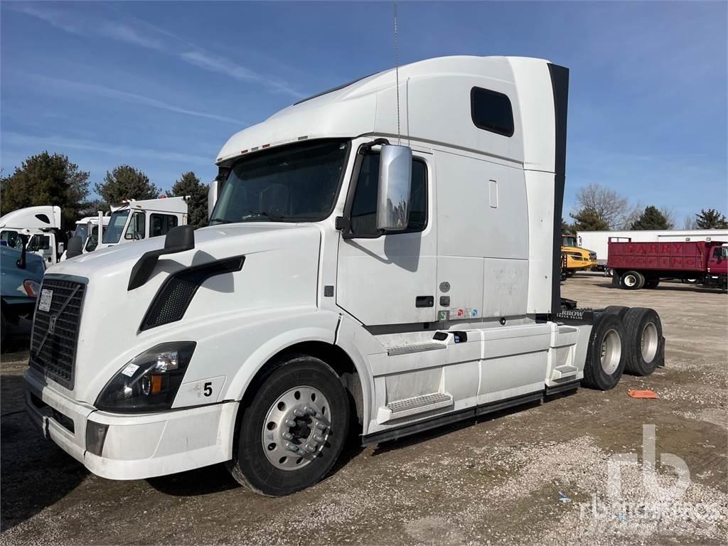 Volvo VNL670 Vetopöytäautot