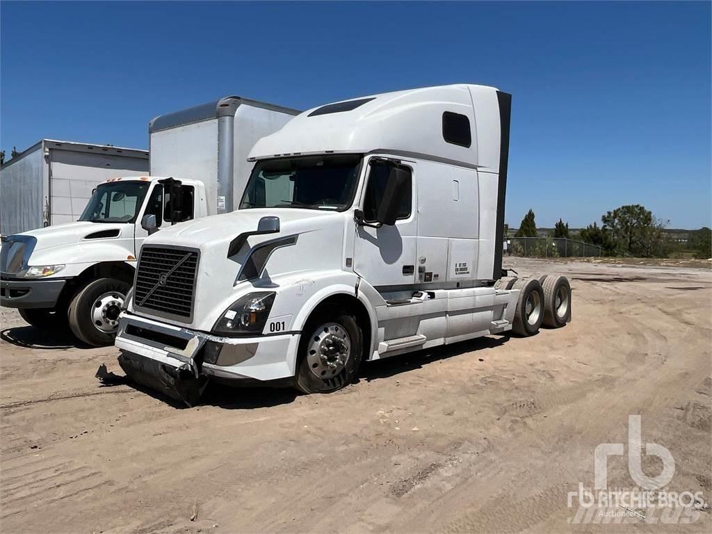 Volvo VNL670 Vetopöytäautot
