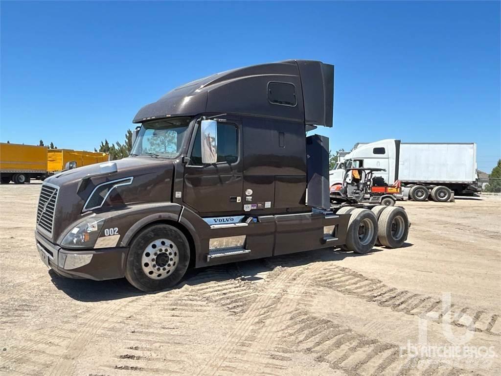 Volvo VNL670 Vetopöytäautot
