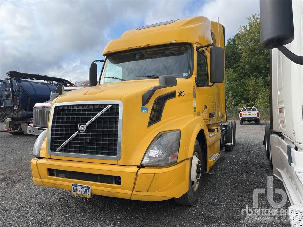 Volvo VNL670 Vetopöytäautot