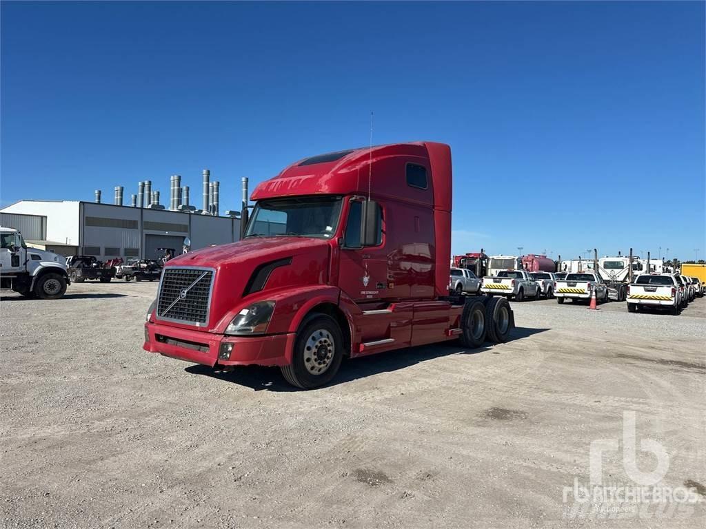 Volvo VNL670 Vetopöytäautot