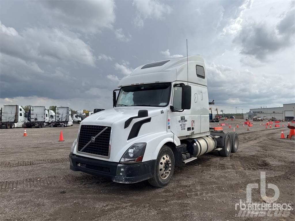 Volvo VNL670 Vetopöytäautot