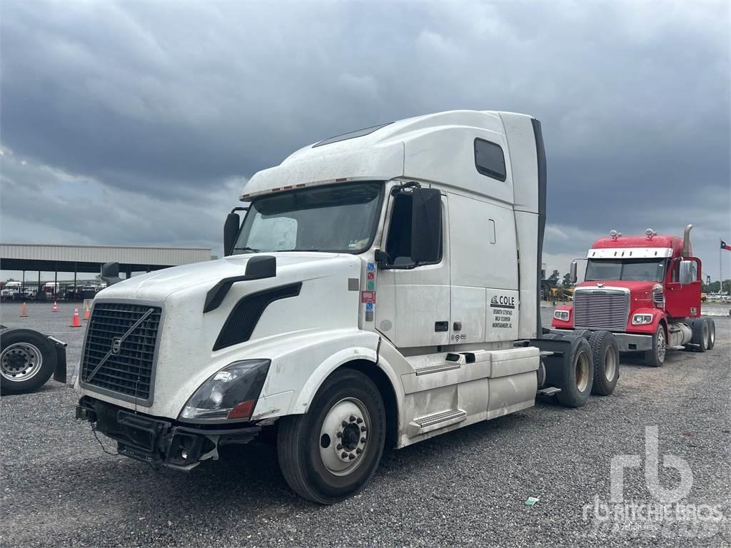 Volvo VNL670 Vetopöytäautot