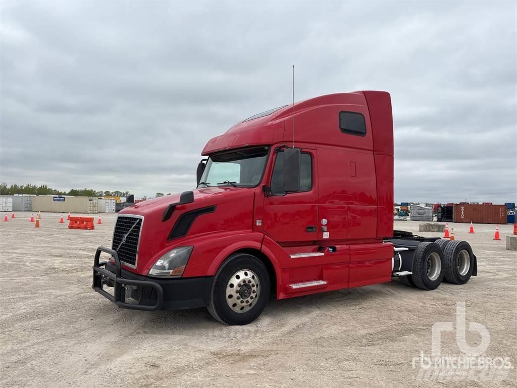 Volvo VNL670 Vetopöytäautot