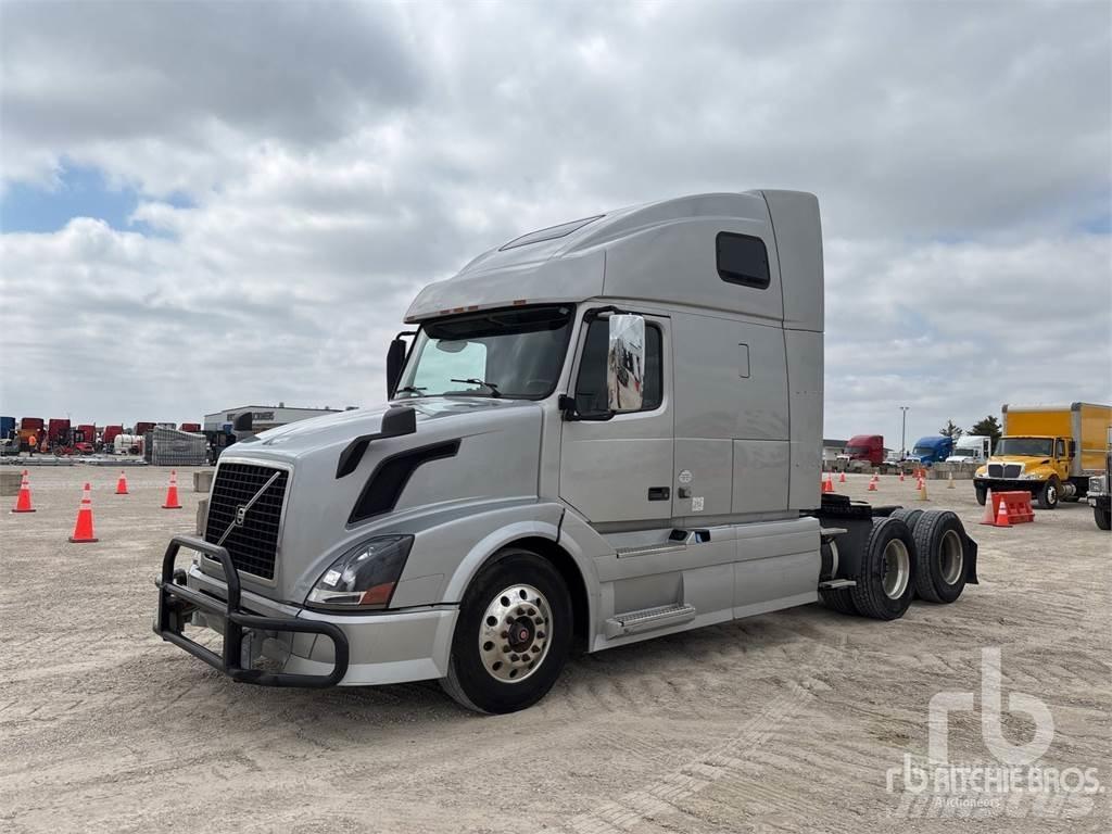 Volvo VNL670 Vetopöytäautot