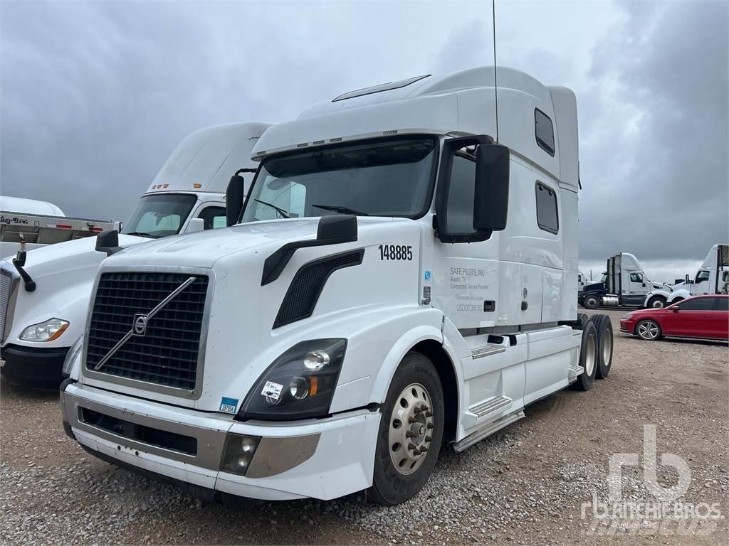Volvo VNL670 Vetopöytäautot