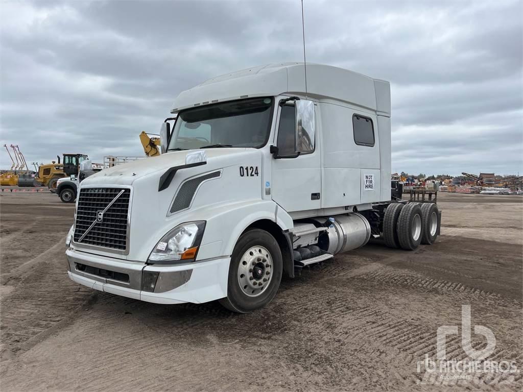 Volvo VNL730 Vetopöytäautot