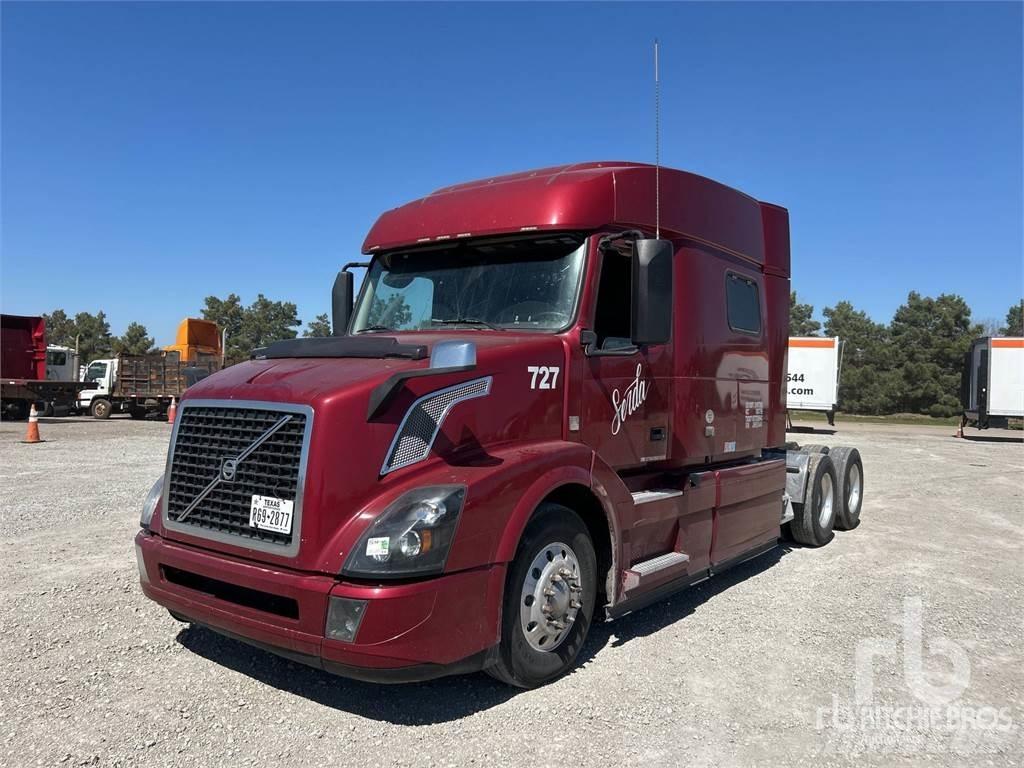 Volvo VNL740 Vetopöytäautot