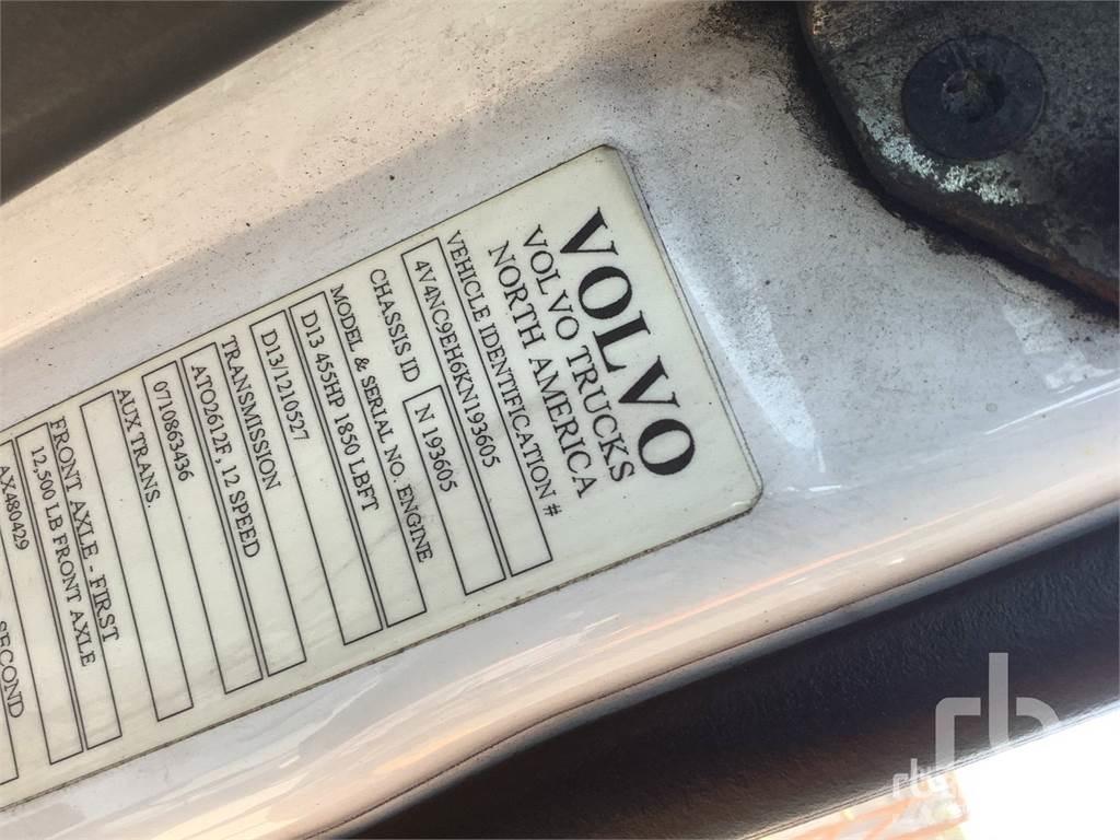 Volvo VNL760 Vetopöytäautot