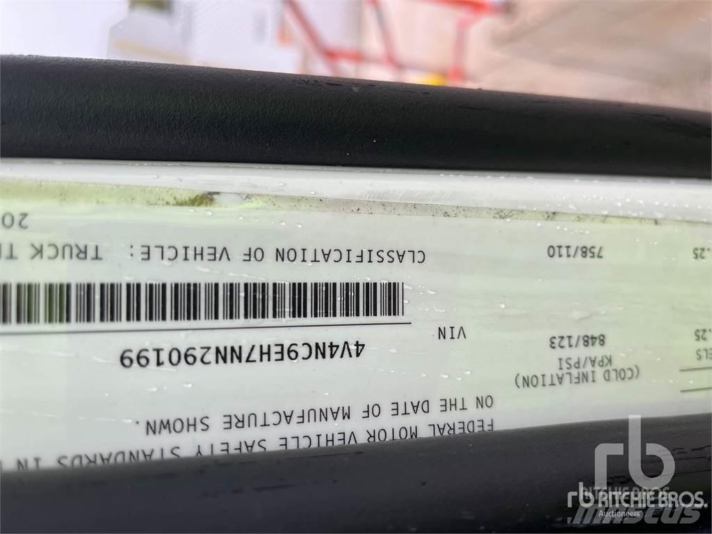 Volvo VNL760 Vetopöytäautot