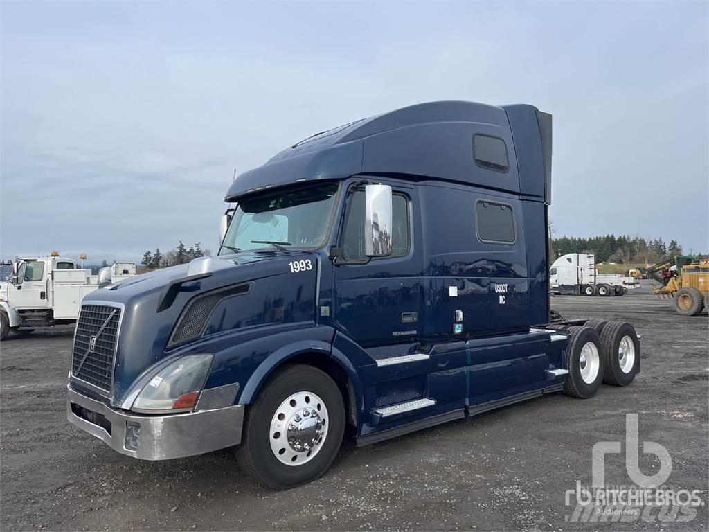 Volvo VNL780 Vetopöytäautot