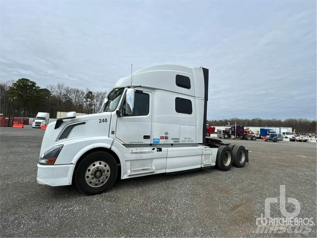 Volvo VNL780 Vetopöytäautot