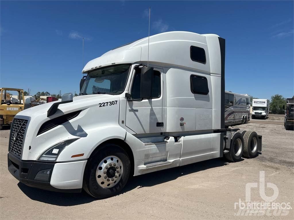 Volvo VNL860 Vetopöytäautot