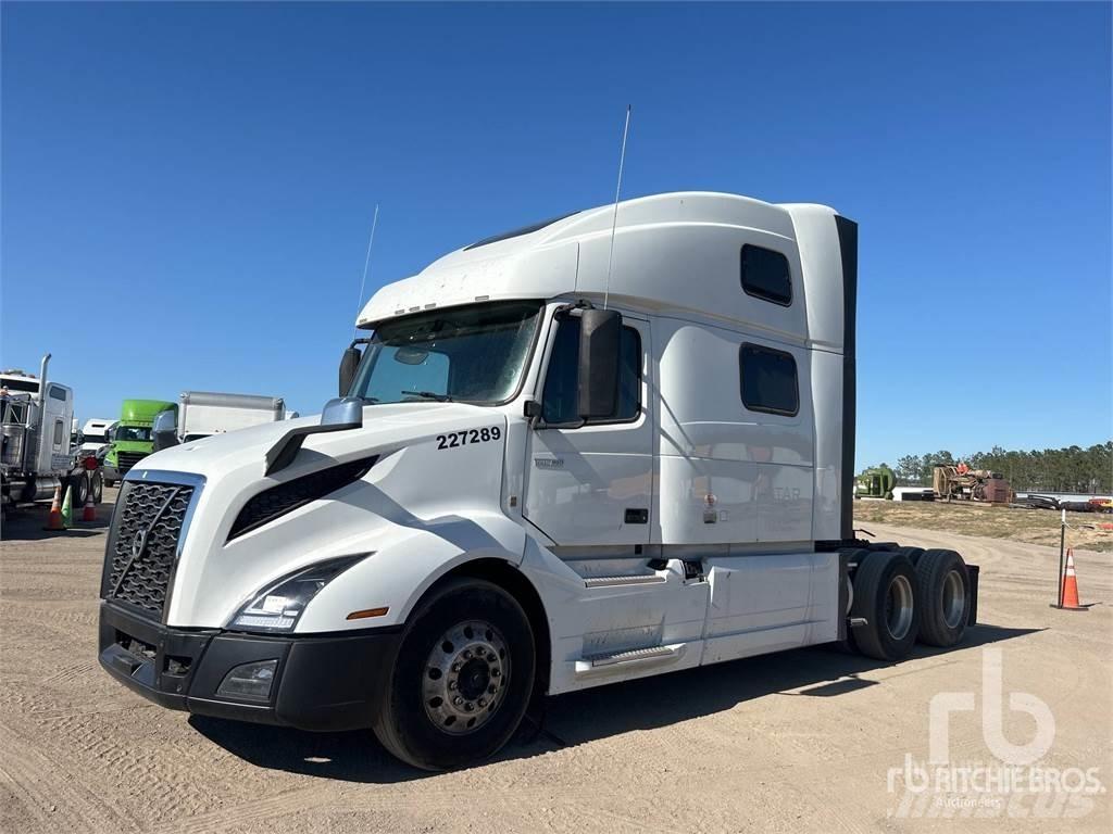 Volvo VNL860 Vetopöytäautot
