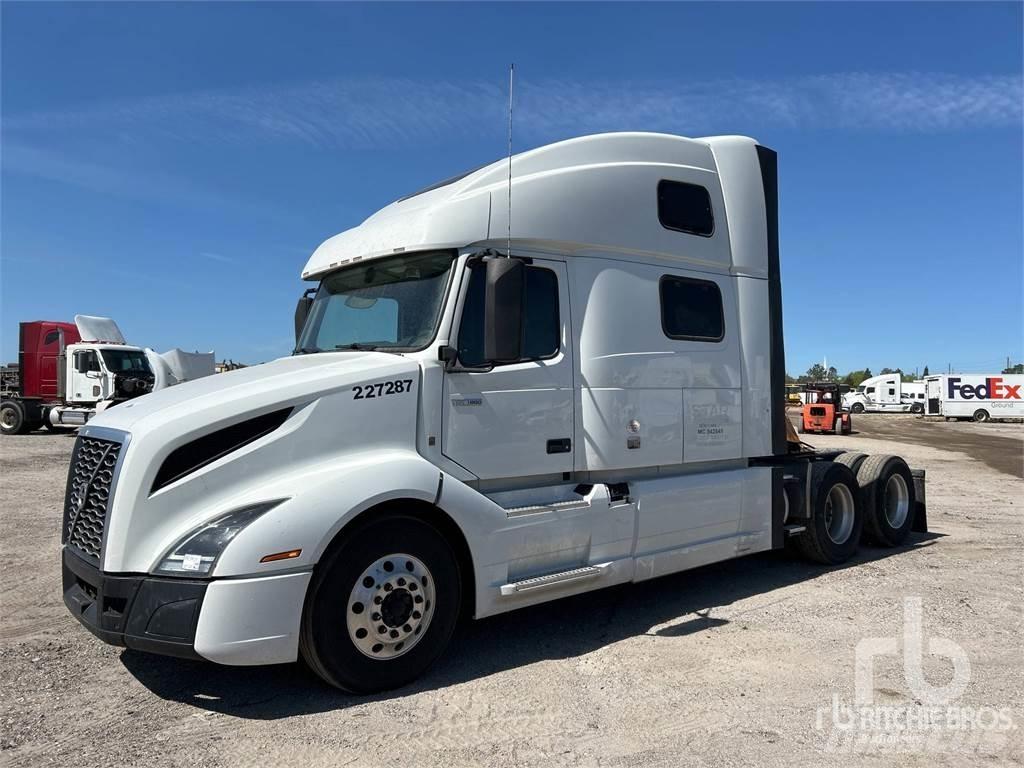 Volvo VNL860 Vetopöytäautot