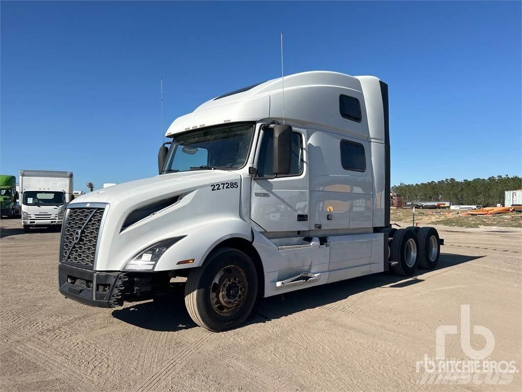 Volvo VNL860 Vetopöytäautot