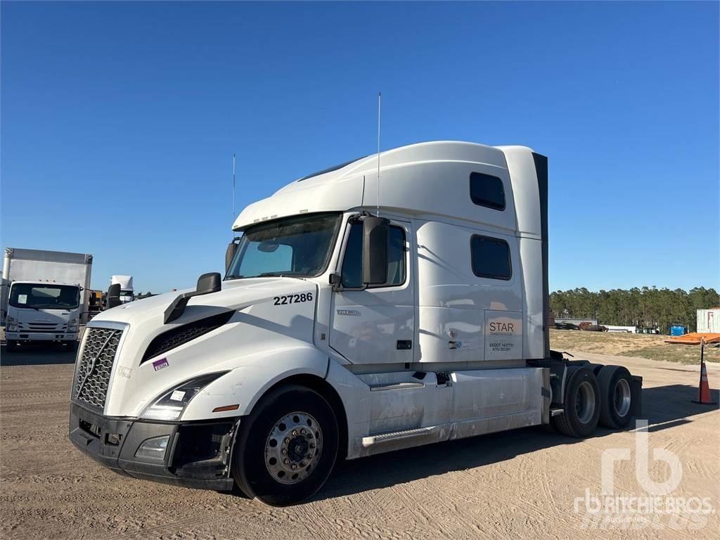 Volvo VNL860 Vetopöytäautot