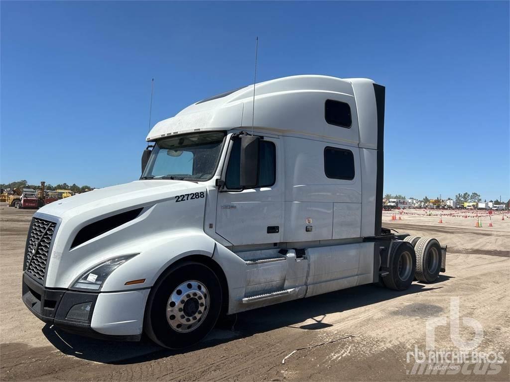 Volvo VNL860 Vetopöytäautot