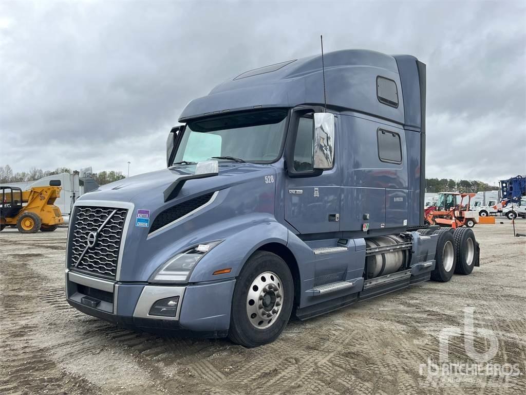 Volvo VNL860 Vetopöytäautot