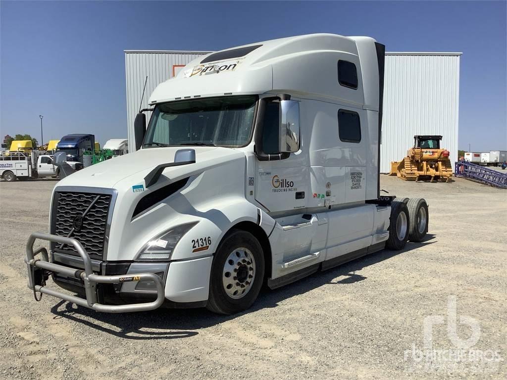 Volvo VNL860 Vetopöytäautot