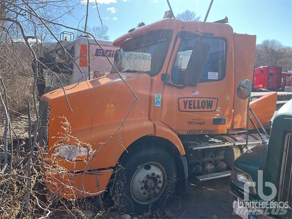 Volvo VNM Vetopöytäautot