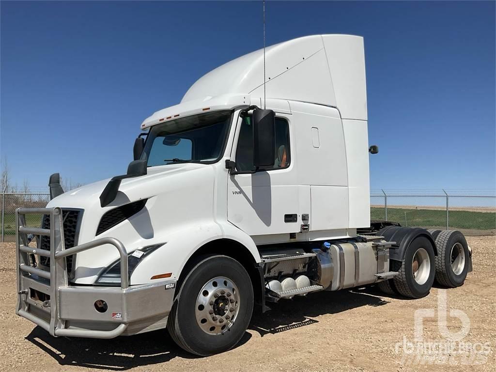 Volvo VNR64T400 Vetopöytäautot