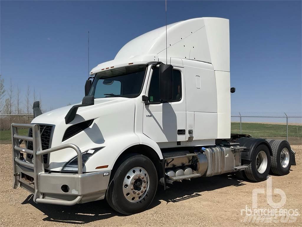 Volvo VNR64T400 Vetopöytäautot