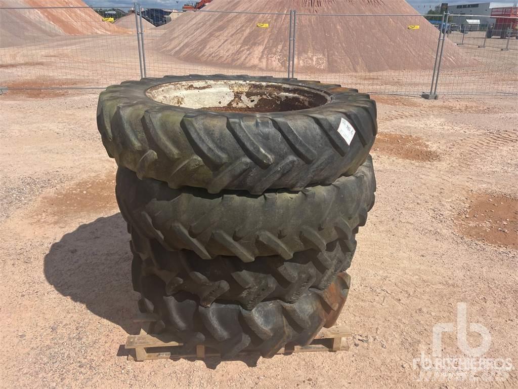  Wheel Renkaat ja vanteet