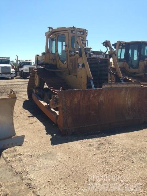 CAT D6H Telaketjupuskutraktorit