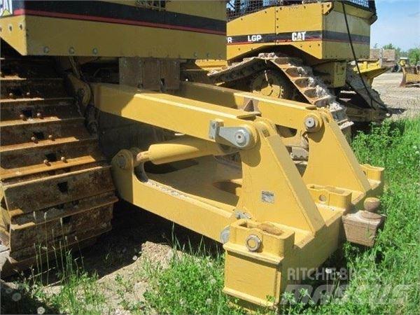 CAT D7H LGP Telaketjupuskutraktorit