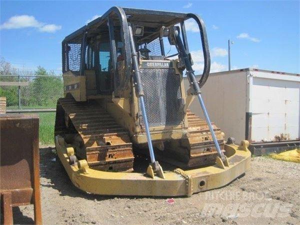 CAT D7H LGP Telaketjupuskutraktorit