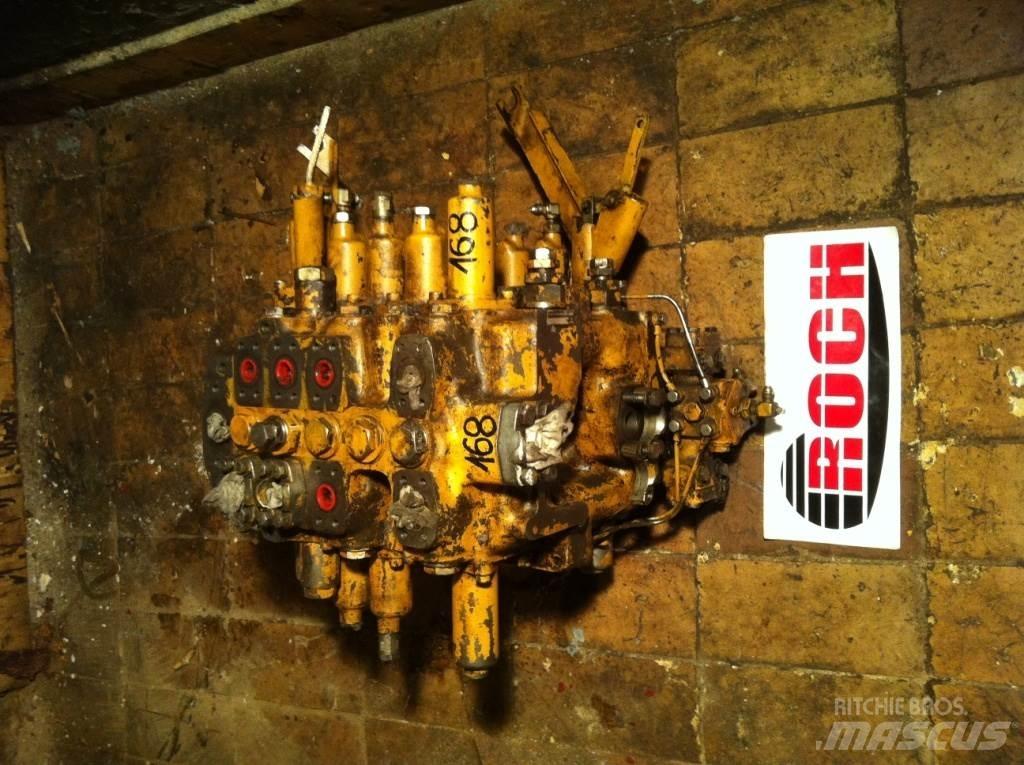 Komatsu 88A049 - 9 SEKCYJNY Hydrauliikka