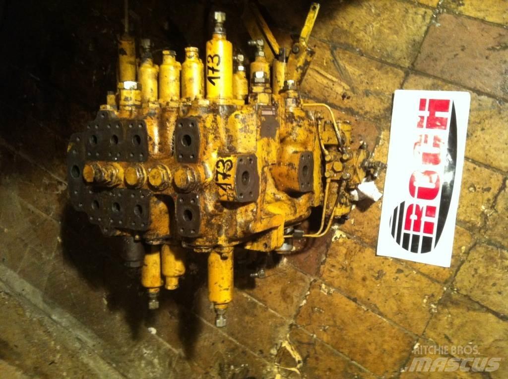 Komatsu 91A062M - 9 SEKCYJNY Hydrauliikka