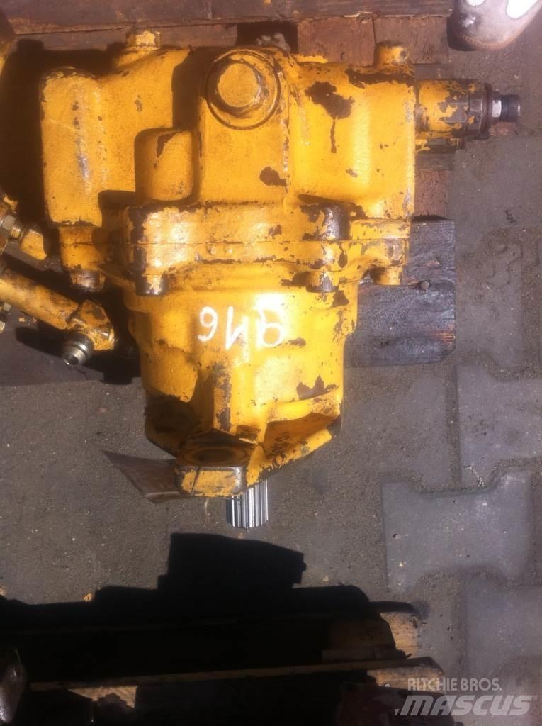 Komatsu E2153569 Moottorit