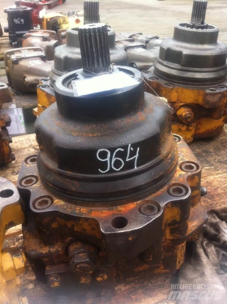 Komatsu MB90 Moottorit