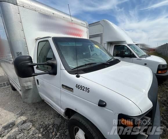 Ford E-350 Umpikorikuorma-autot