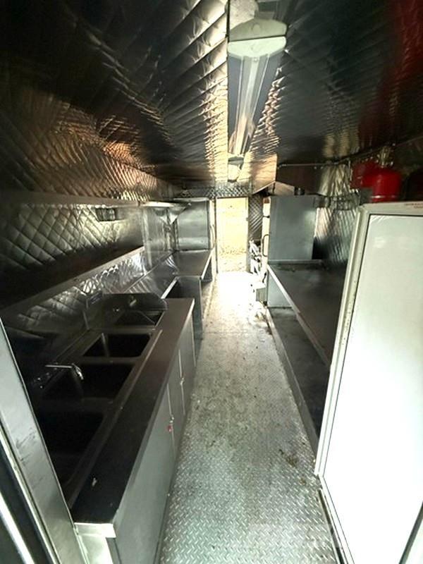 Ford E-350 Umpikorikuorma-autot