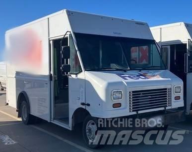Ford E350 Umpikorikuorma-autot