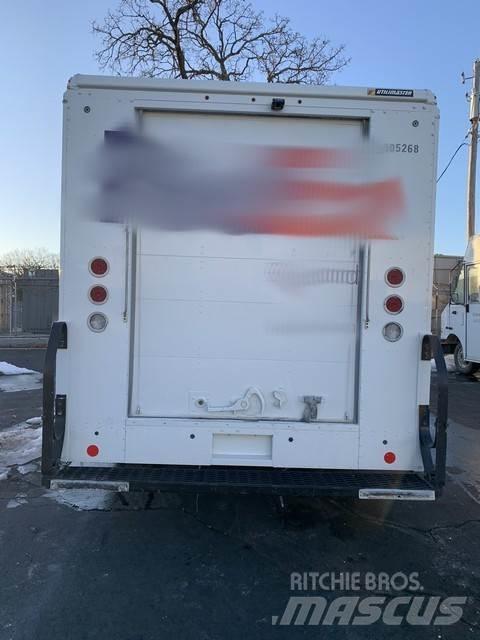 Ford E350 Umpikorikuorma-autot